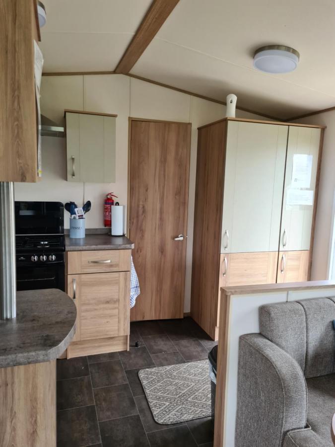 Hot Tub Hols 3 Bed Caravan At 42 Kingfisher Court タターズホール エクステリア 写真