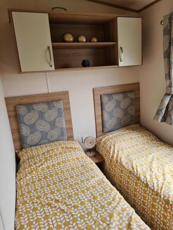 Hot Tub Hols 3 Bed Caravan At 42 Kingfisher Court タターズホール エクステリア 写真